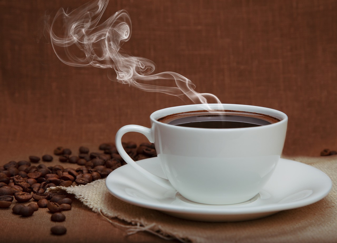 Дымящаяся чашка кофе - Кофе и чай - Фото галерея - Галерейка