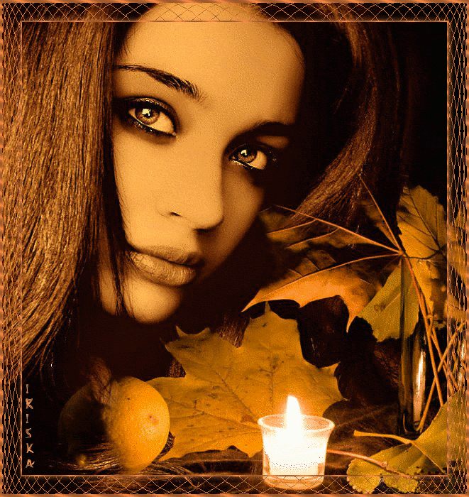 Девушка, листья клена, свеча