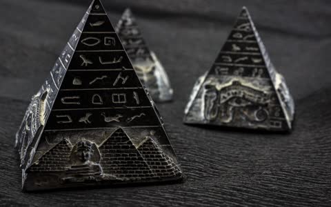 Пирамида, сувенир