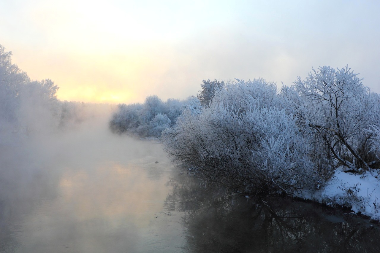 Зимний туман над рекой