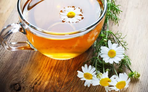 Чашка с чаем, ромашки, цветы