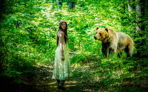 Фото медведь, девушка, лес