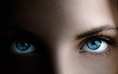 Голубые глаза